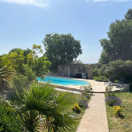 Maison d'hôtes Le Mazet En été En Garrigue Nimoise Et Parking 4*